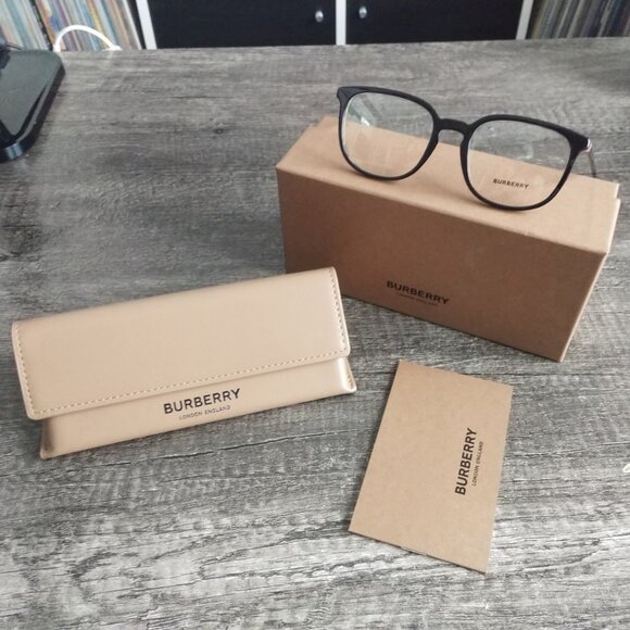 * NEW * Burberry eyeglass frames - Picture 3 of 9